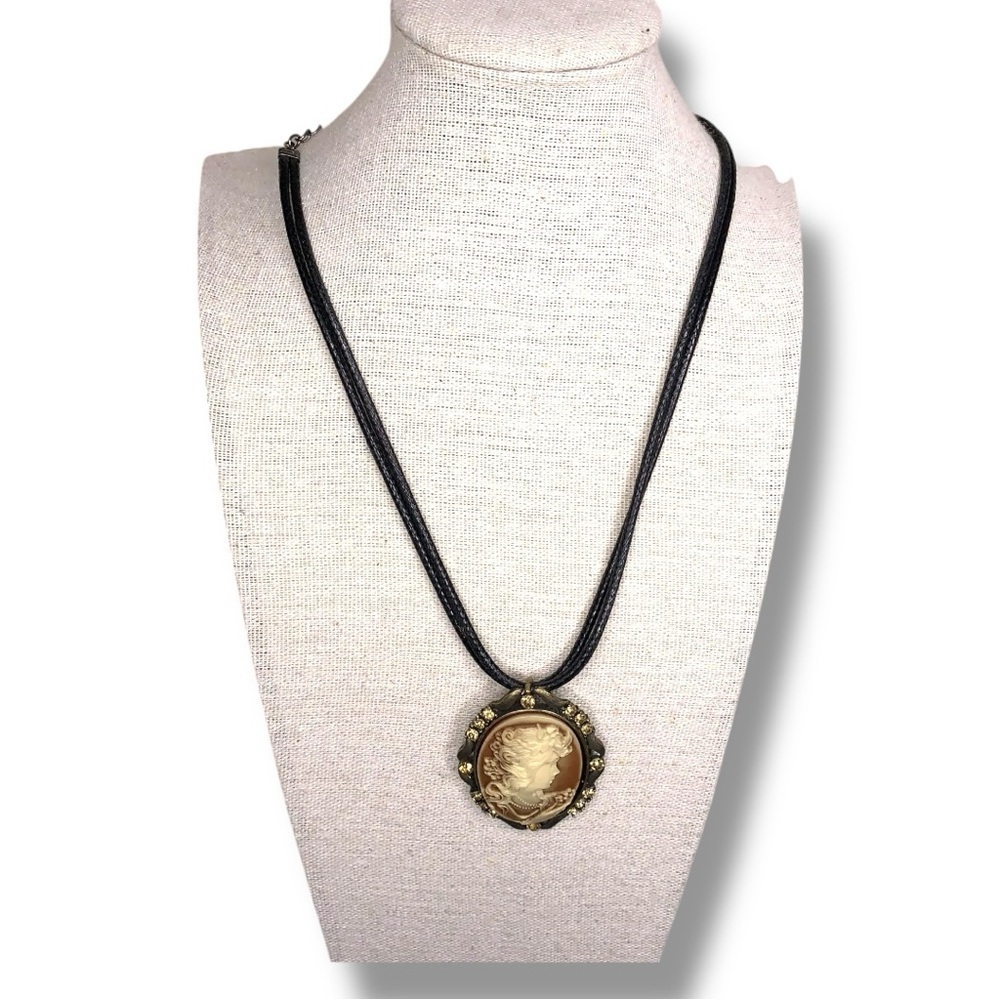 Vintage Style Cameo Pendant Necklace Black Ivory Brown Victorian Look Retro
